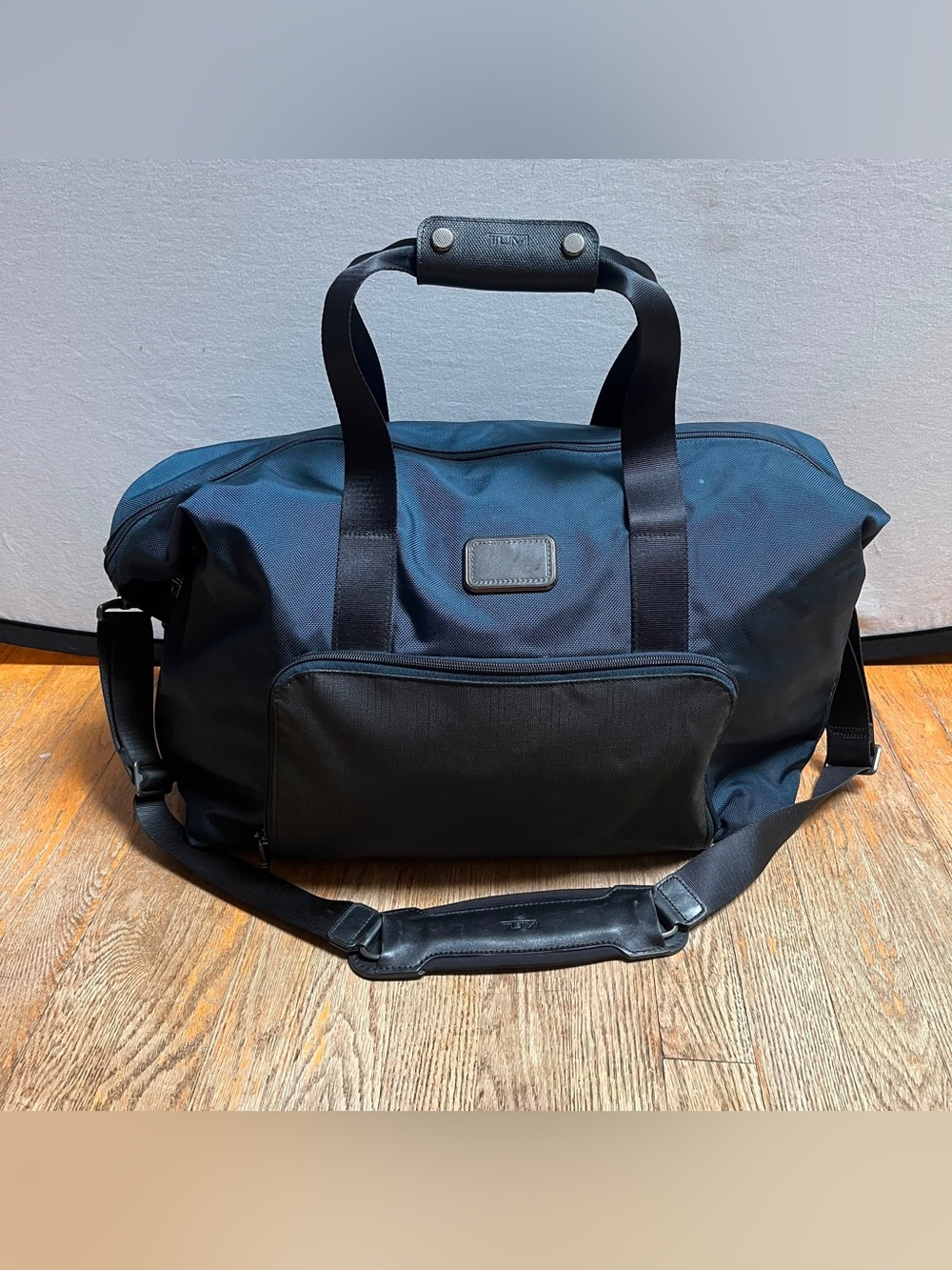 Tumi 22159NVYD2 ALPHA II Ballistic Nylon Expandable Duffel Bag Navy